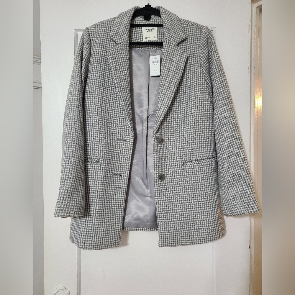 Abercrombie & Fitch Wool-Blend Blazer Coat in Light Grey Houndstooth